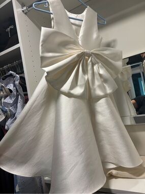 Anthropologie Ivory Satin size 6 dress with Bow
